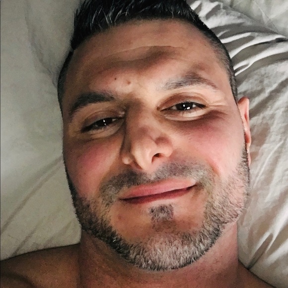 Meet your Posher, Paul - Picture 1 of 2